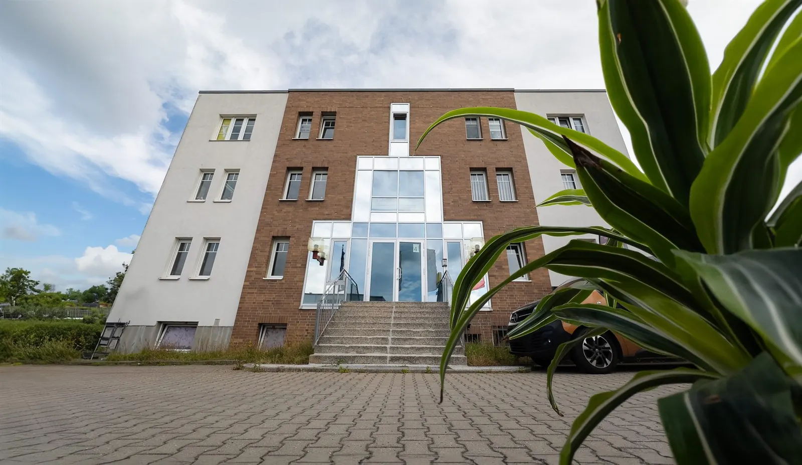 Firmensitz der CON in Wildau am Morgen